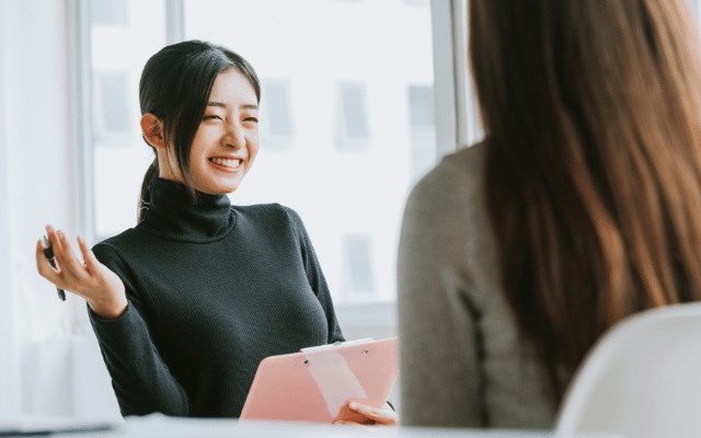 マイナビエージェントを利用することで種類通過率90%を実現した女性転職者の様子